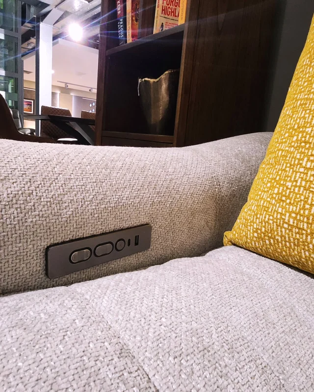 Just a small showcase of a living room set inspired to give some ideas on how to dress a room, each piece seen can be bought here at creations.
.
.
.
.
.
.
.
.
.
.
.
#FurnitureShowroom #HomeDecor #InteriorDesign #FurnitureDesign #HomeInspiration #ModernFurniture #LuxuryFurniture #InteriorInspo #FurnitureGoals #FurnitureAddict #belfast #cozyfurniture #creationsinteriors #northenireland #scatterboxstockist