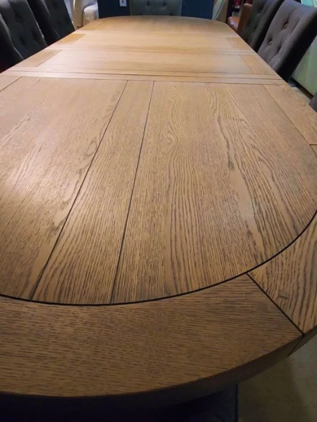 Imagine capturing lifelong memories with your loved ones seated around this expansive modern class table at Creations Interiors.
.
.
.
.
.
.
.
.
.
.
.
.
.
.
.
#FurnitureShowroom #HomeDecor #InteriorDesign #FurnitureDesign #HomeInspiration #ModernFurniture #LuxuryFurniture #InteriorInspo #FurnitureGoals #FurnitureAddict #belfast #cozyfurniture #creationsinteriors #northenireland #christmasdinner #family #gatherings #photomoments