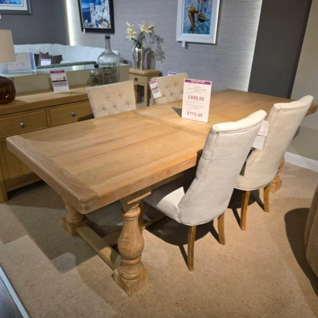 The new Brittany range in an oak white wash a very traditional style that could suit any home, seen with bright coloured sofas and also natural chairs it works wonders 😍 available for delivery and collection with in 7 days and available on finance up to 20 months interest free you shouldn't miss out.

#oak 
#belfastfurniture 
#newinstock 
#belfast 
#greatfind