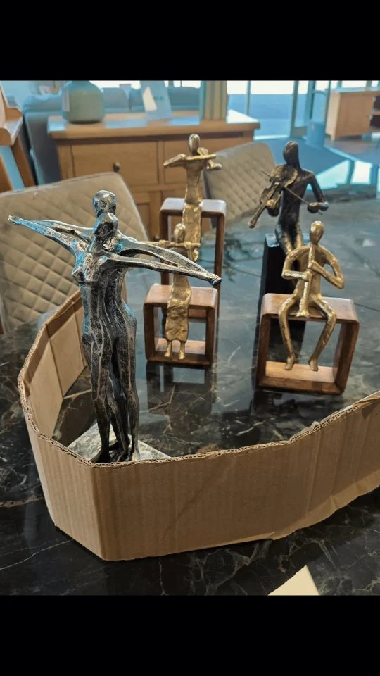 With some of the new giftware in stock we decided to have a little game any one want to guess that movie 😂🚢 

#guessthatmovie 
#belfast 
#Ballymena 
#newstore 
#furnitureshowroom